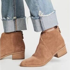 Saludos ankle boots size 9